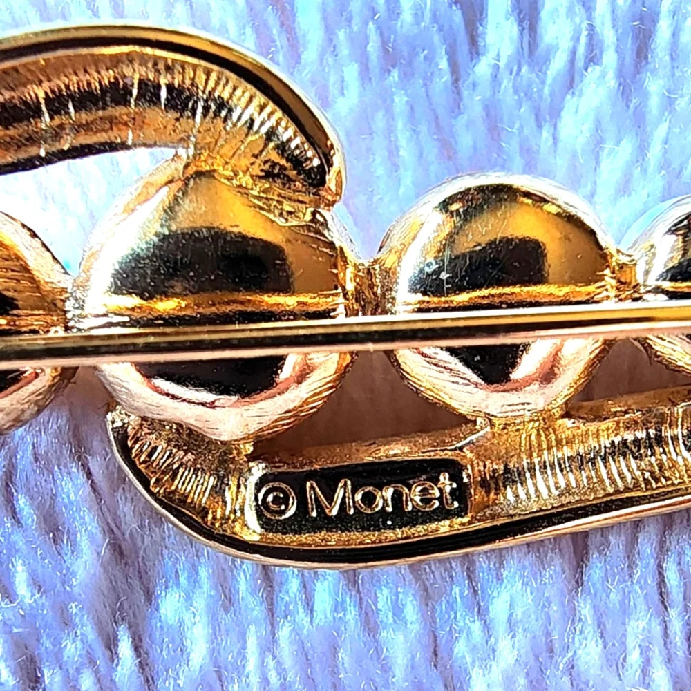 Vintage Monet 1990's Abstract Faux Pearls Brooch in gold-tone